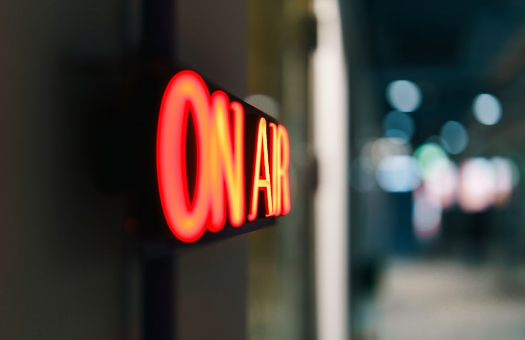 O que é AutoDJ e por que ele é essencial para rádios online
