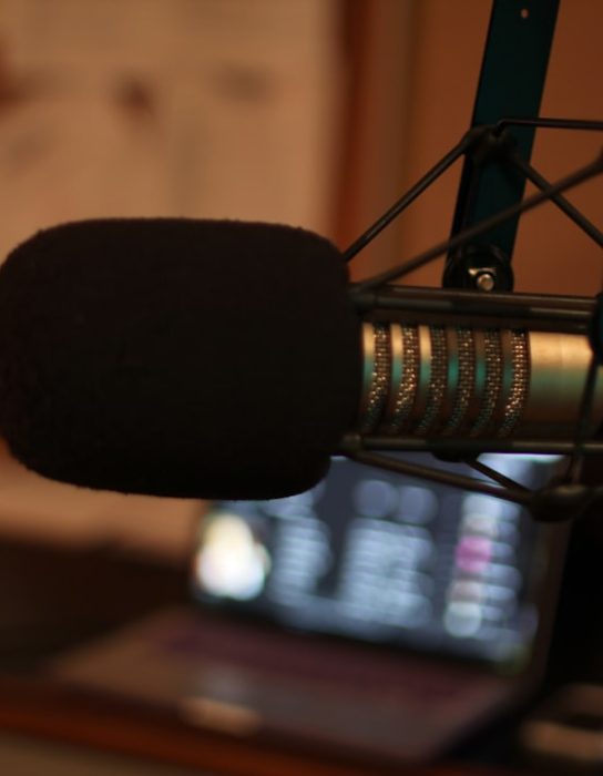 Como criar uma programação de rádio que prende o ouvinte