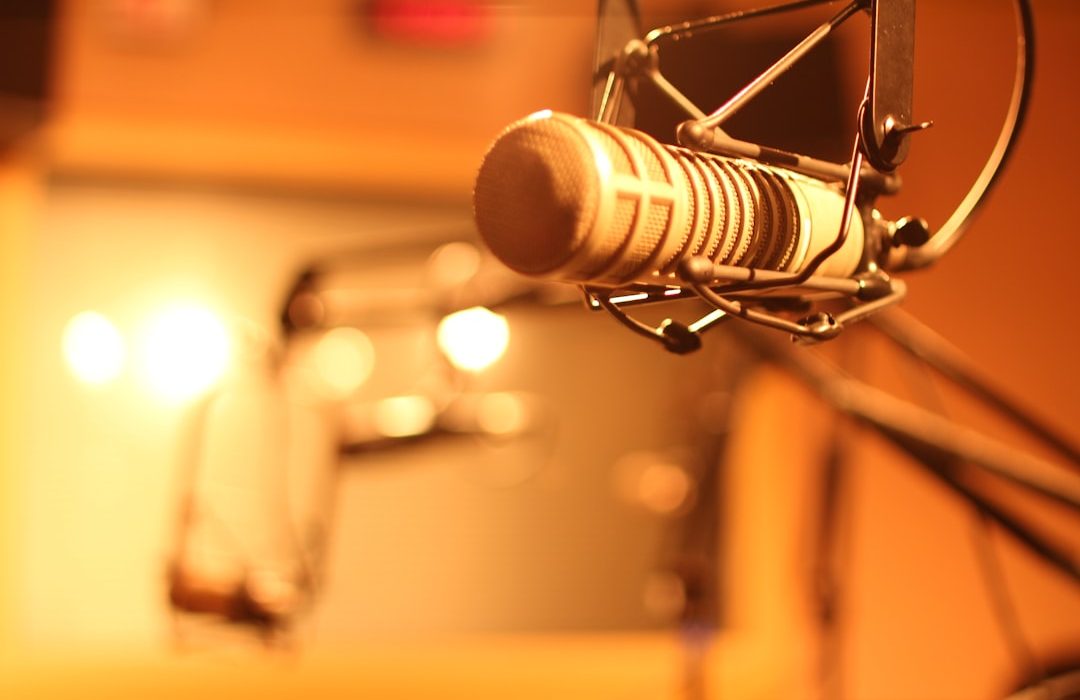 Como criar conteúdo envolvente para redes sociais de rádio