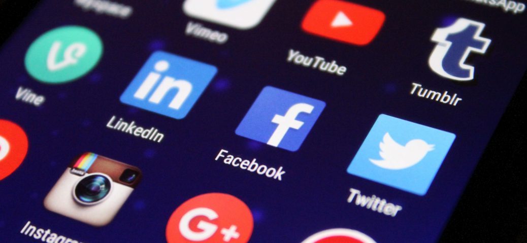 Redes sociais: ruim com elas, pior sem elas?